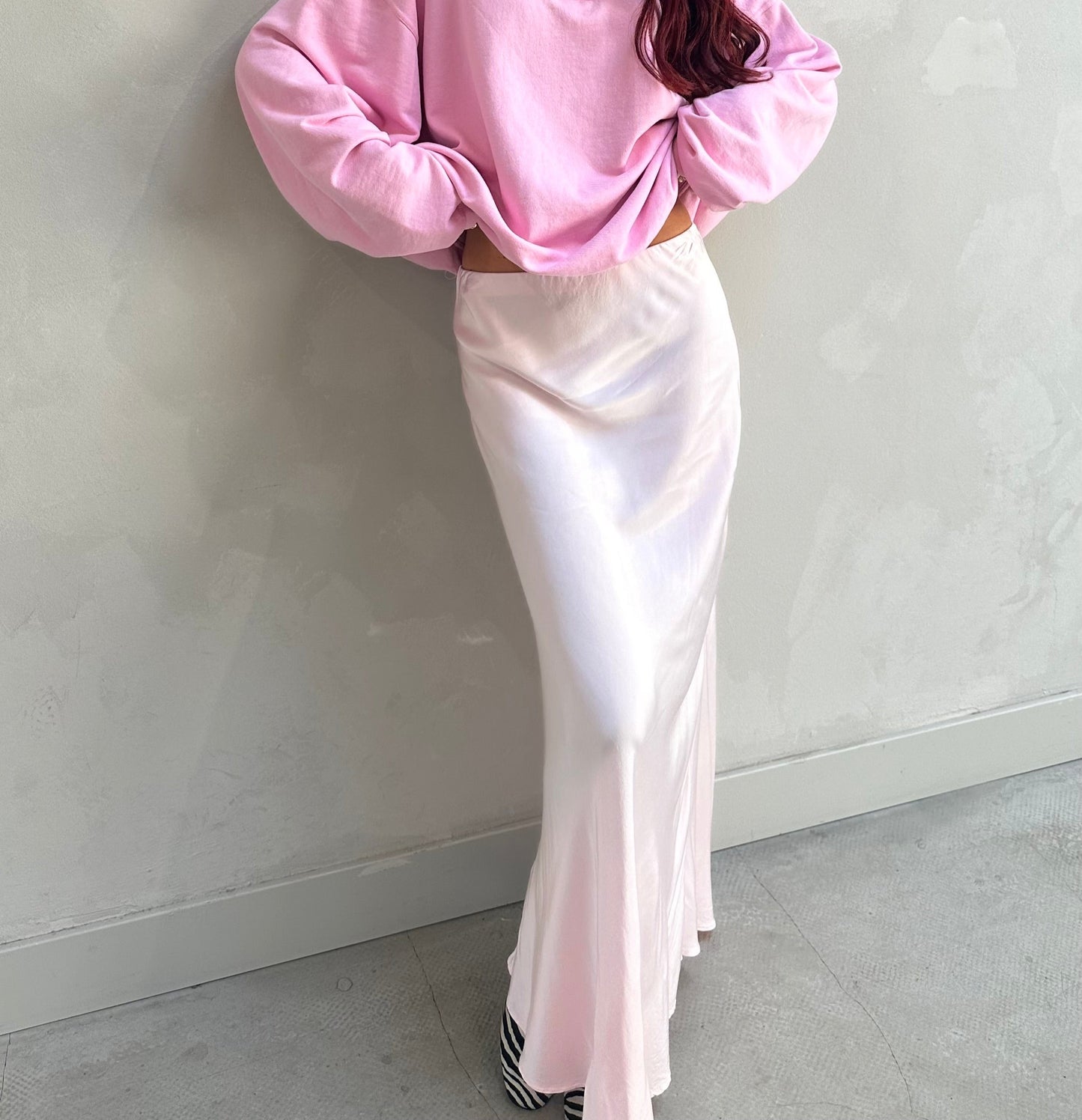 Soft pink long skirt - Curated by ume