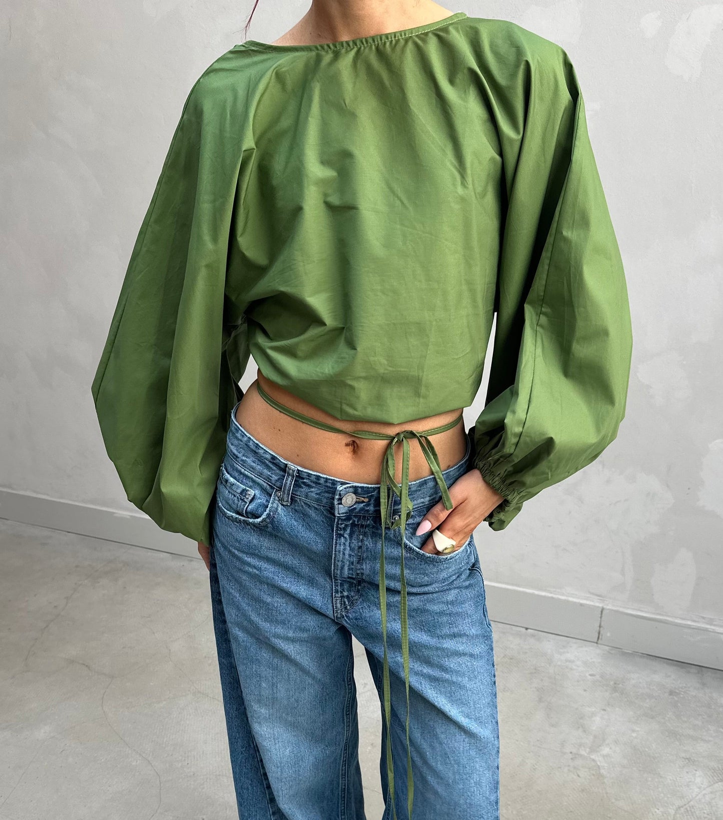 Backless balloon sleeve blouse Green - Curated by UME