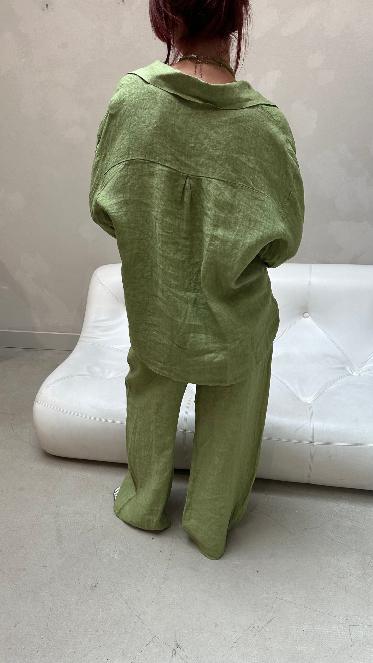 Green linen blouse - Curated by UME