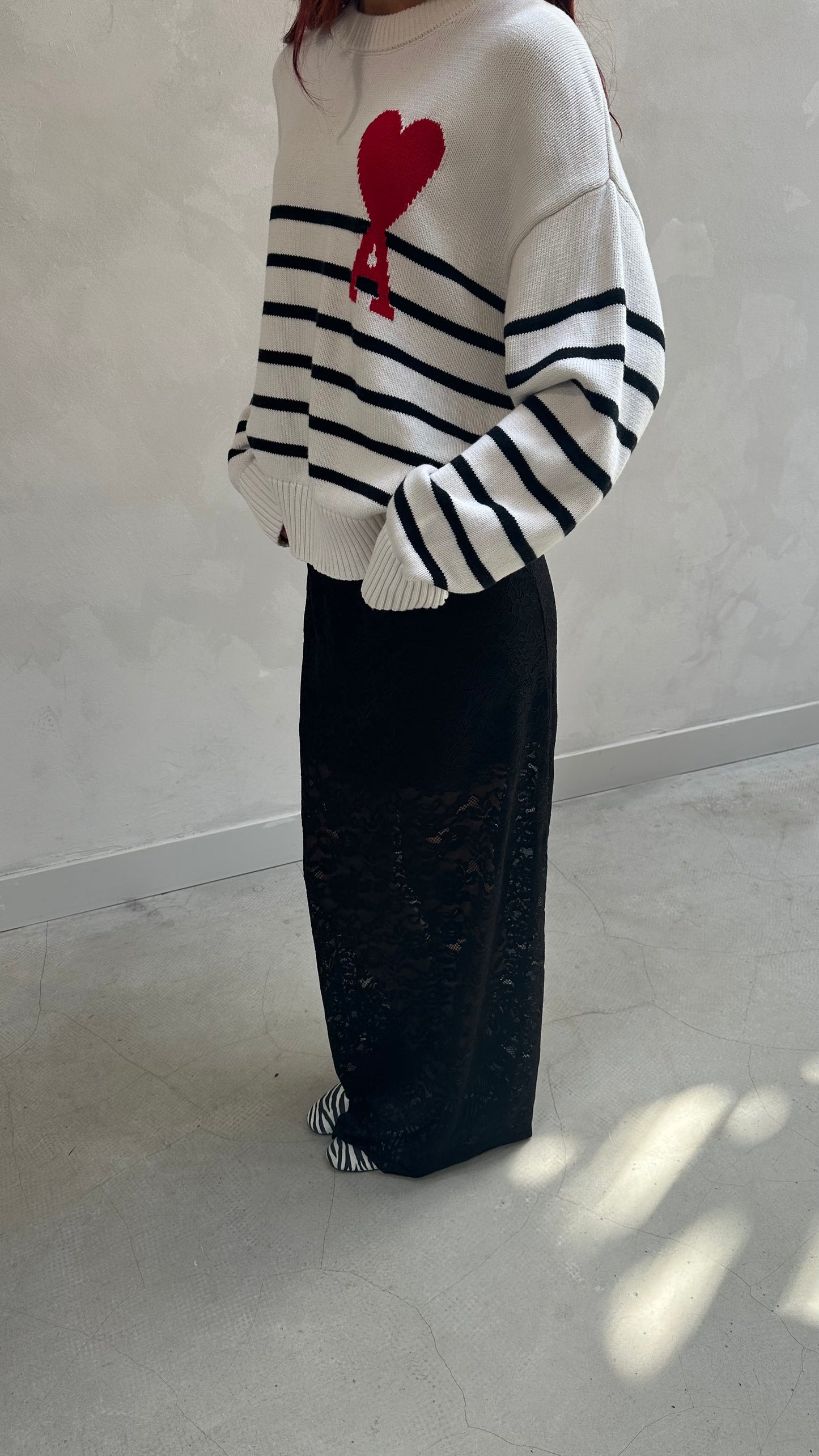 Black lace skirt - Curated by UME