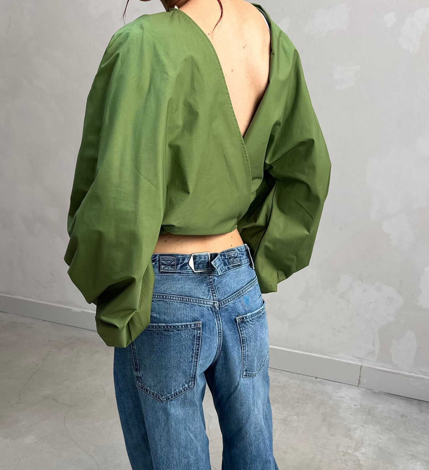 Backless balloon sleeve blouse Green - Curated by UME