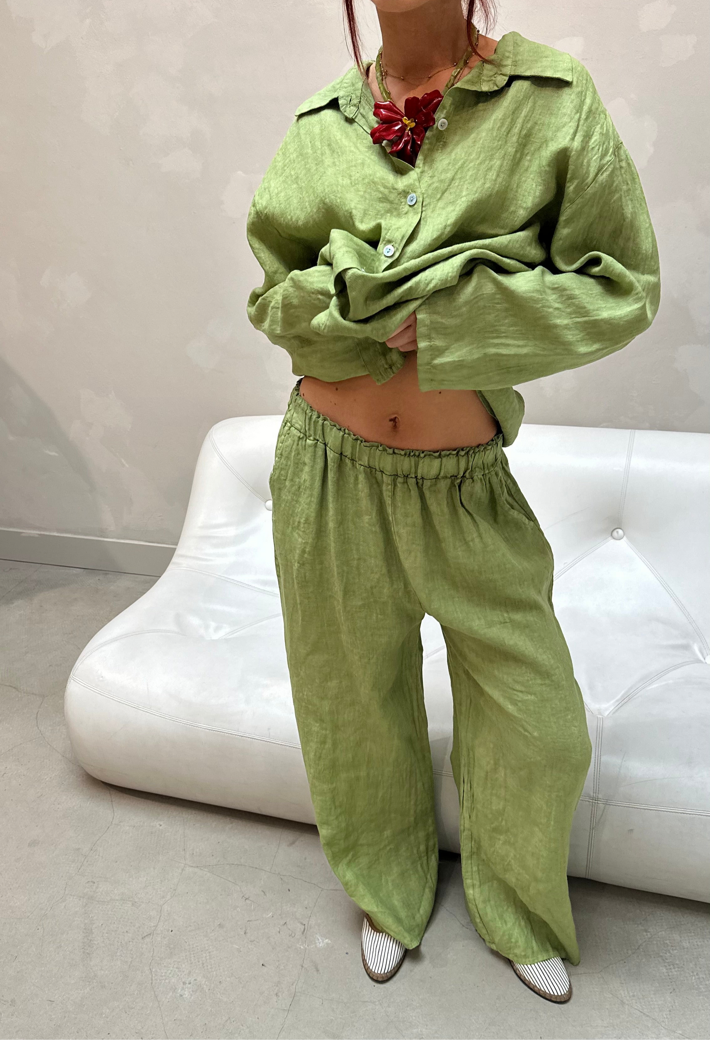 Green linen pants - Curated by UME