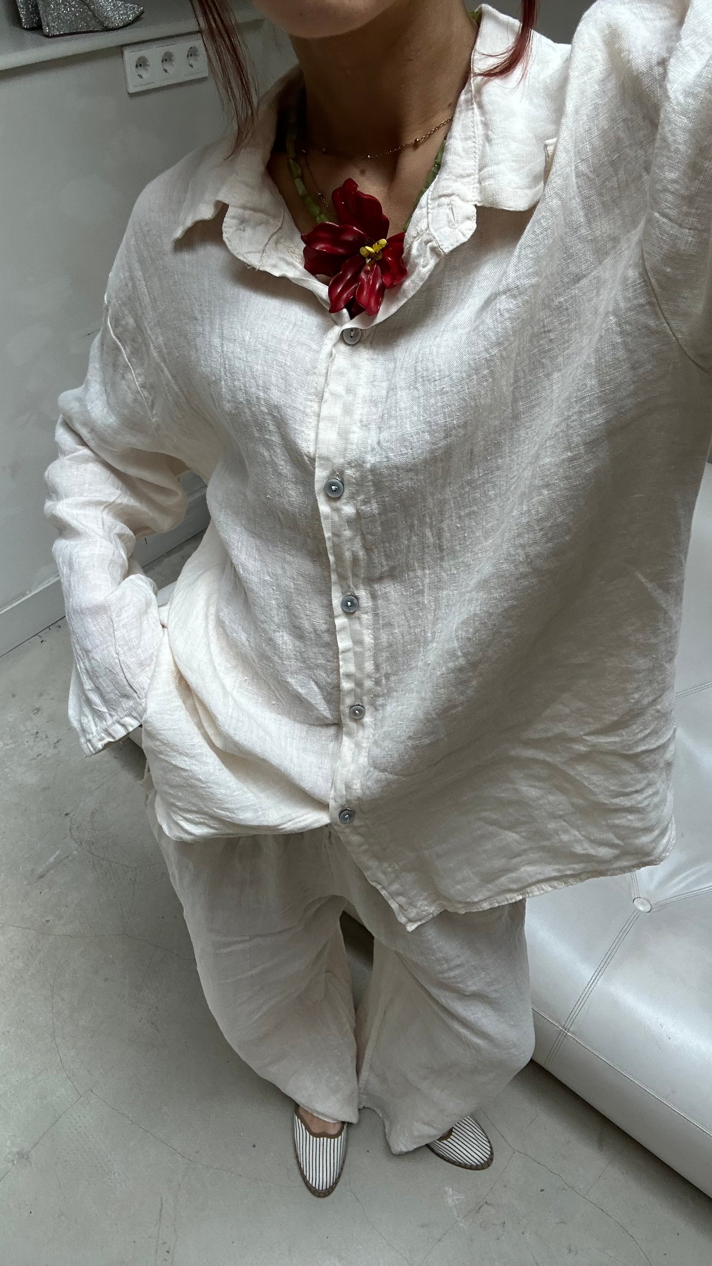 Beige linen pants - Curated by UME
