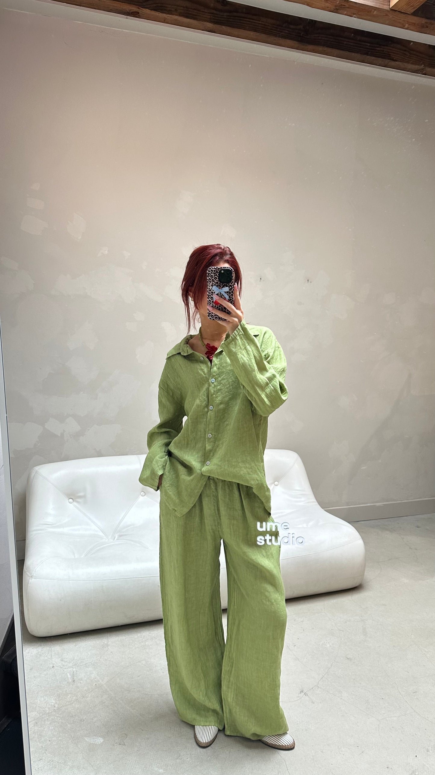 Green linen pants - Curated by UME