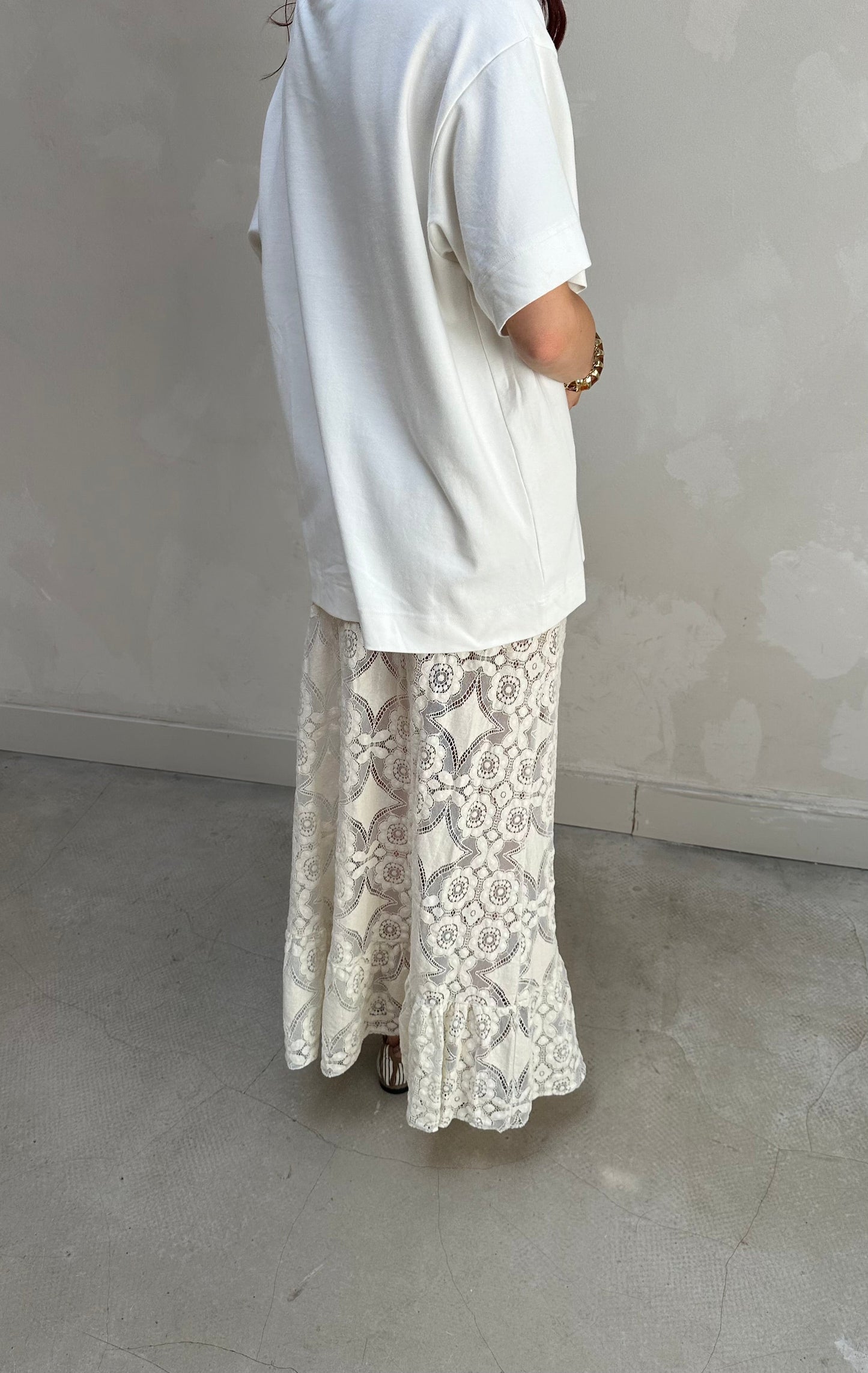 Lace cream skirt - Curated by ume