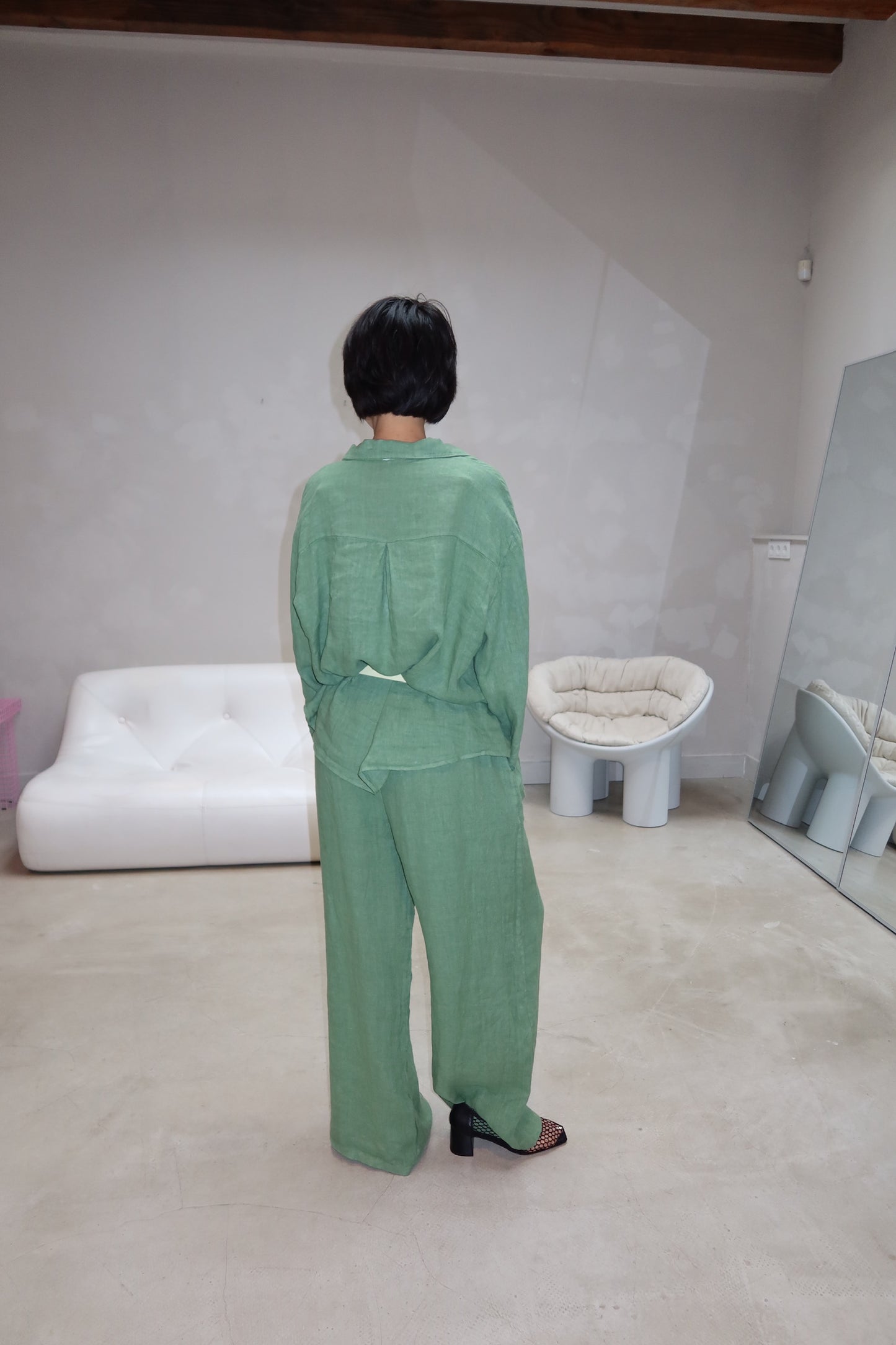Green linen pants - Curated by UME