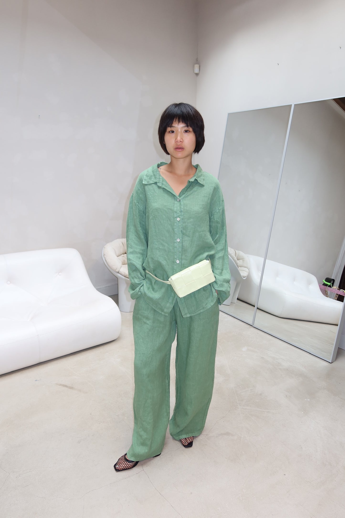 Green linen pants - Curated by UME