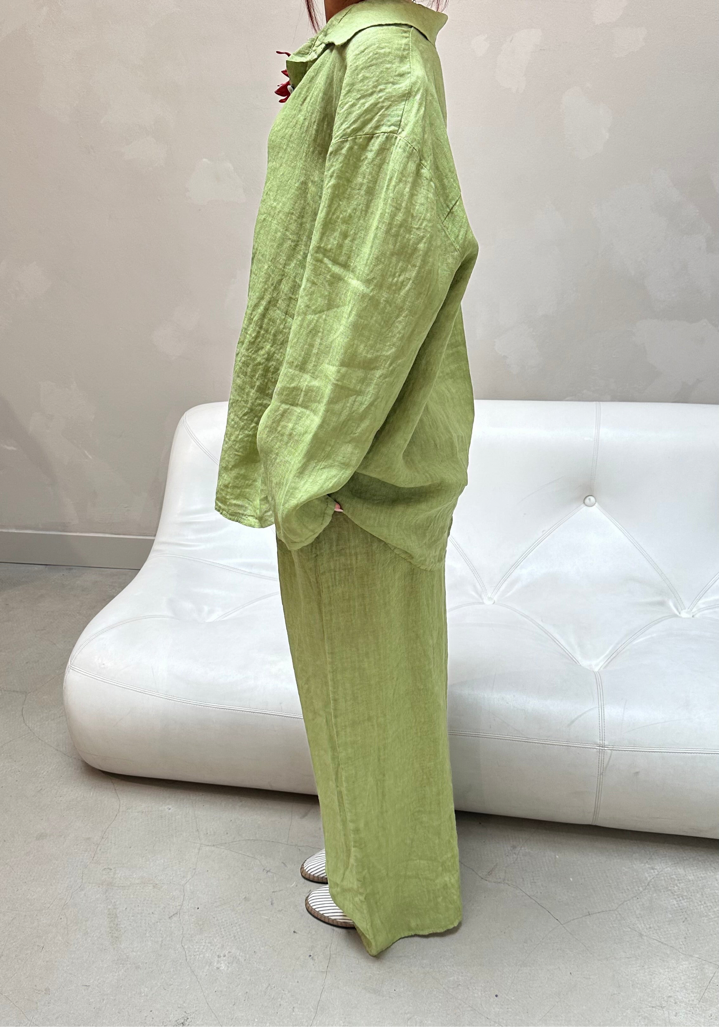 Green linen pants - Curated by UME