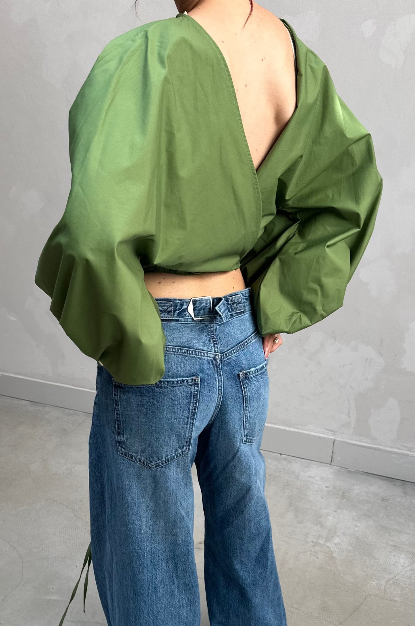 Backless balloon sleeve blouse Green - Curated by UME