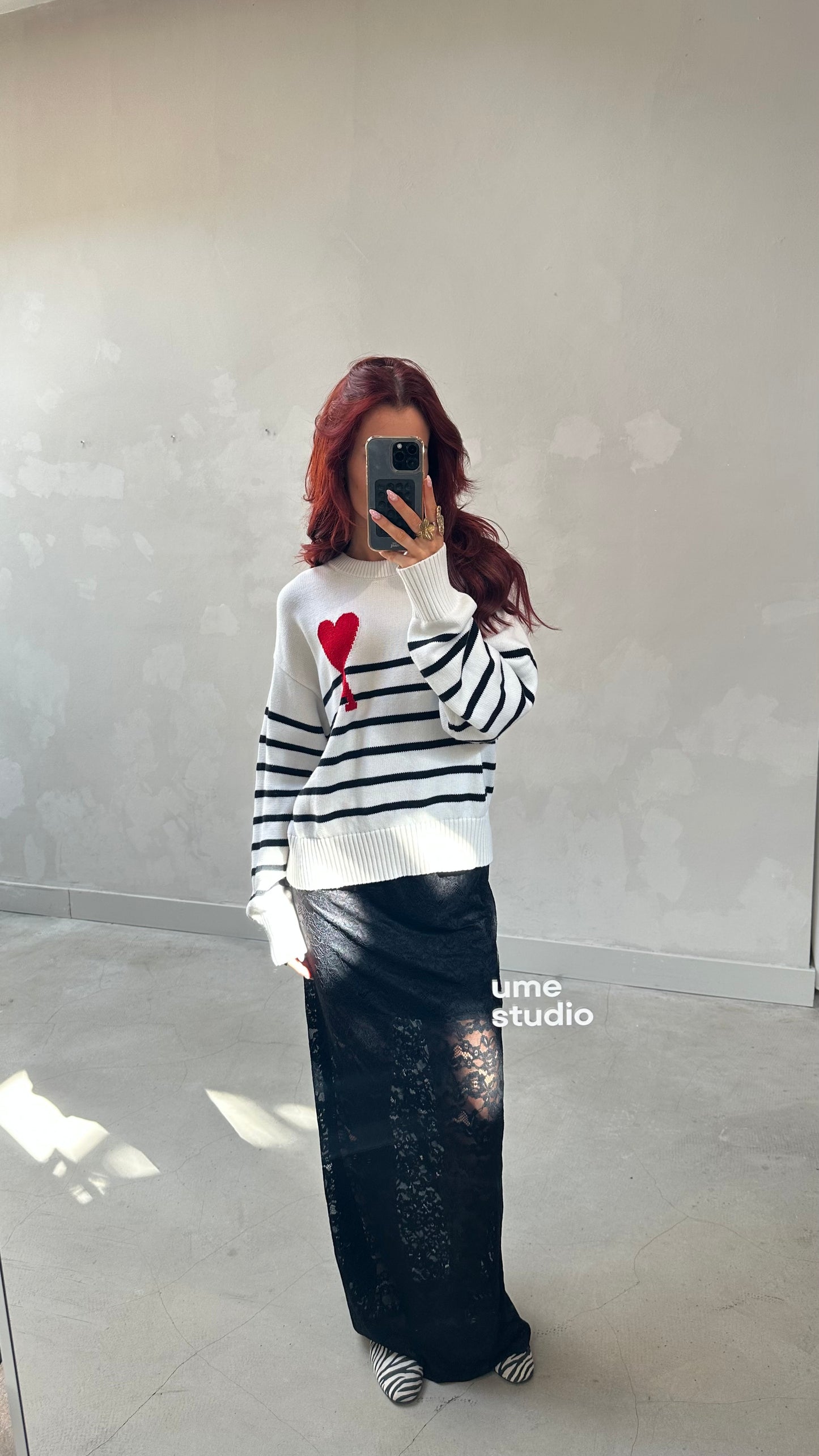 Black lace skirt - Curated by UME