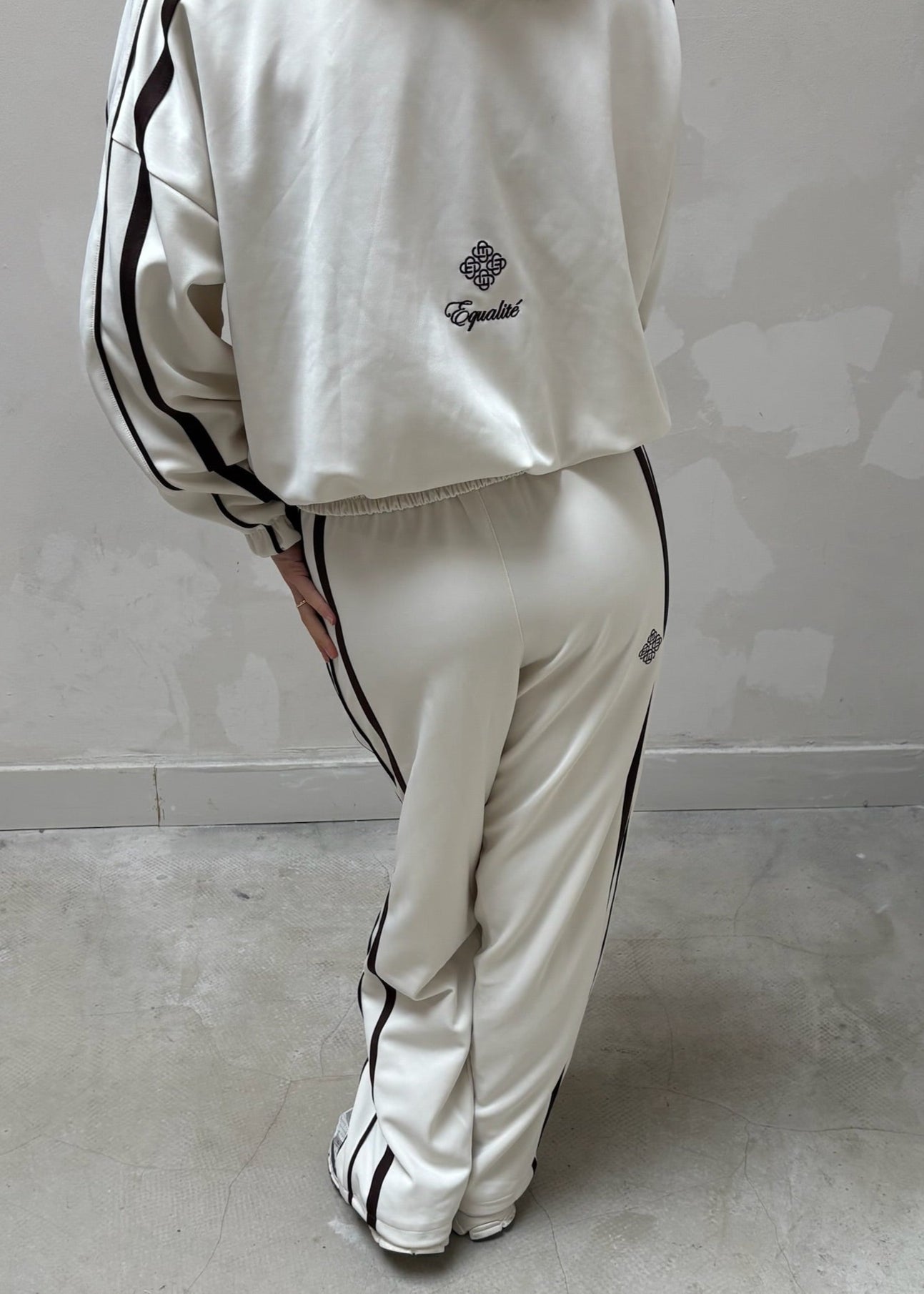 Equalite beige / brown - trackpants