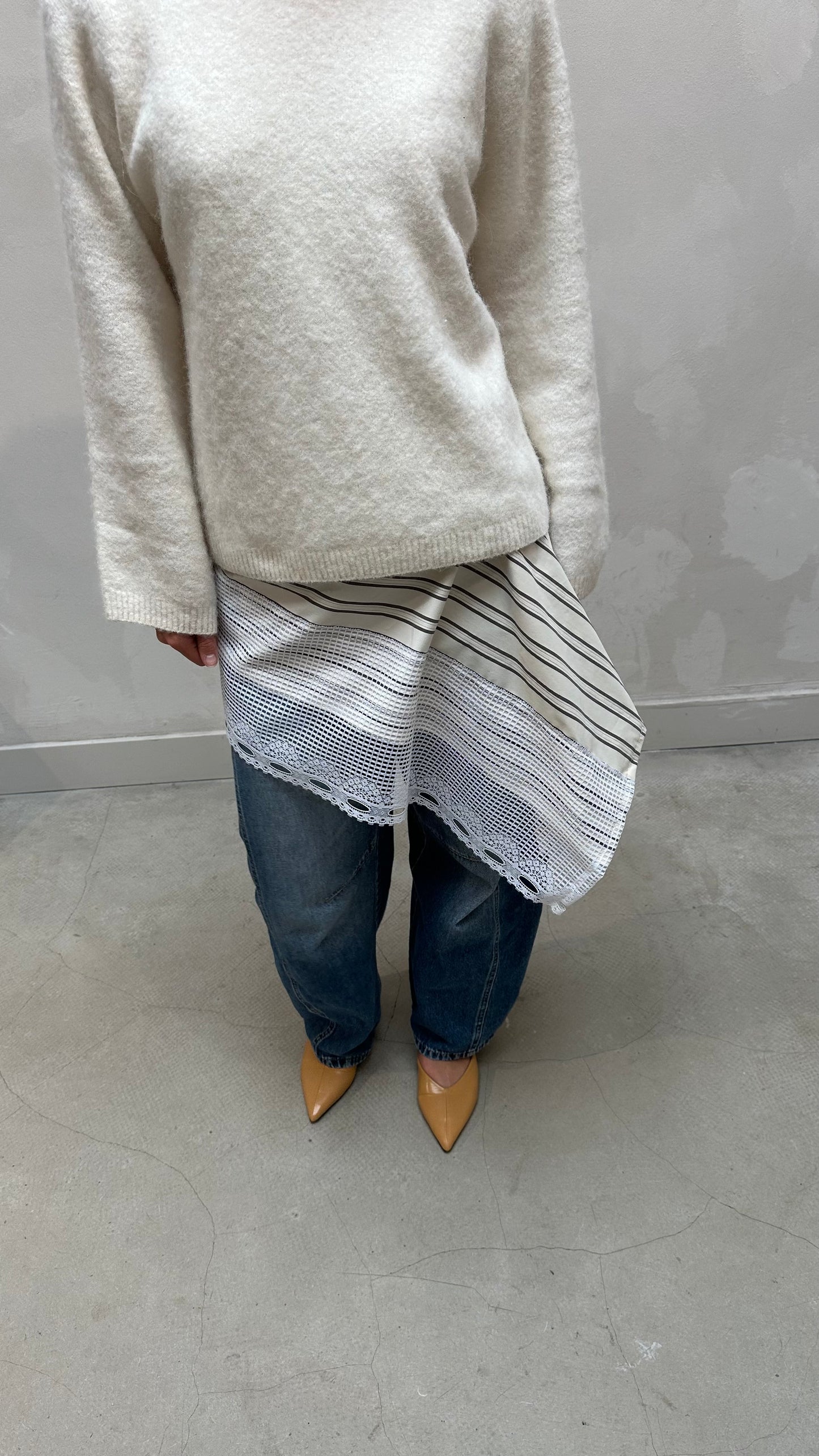 Mini lace skirt - UPCYCLED by ume
