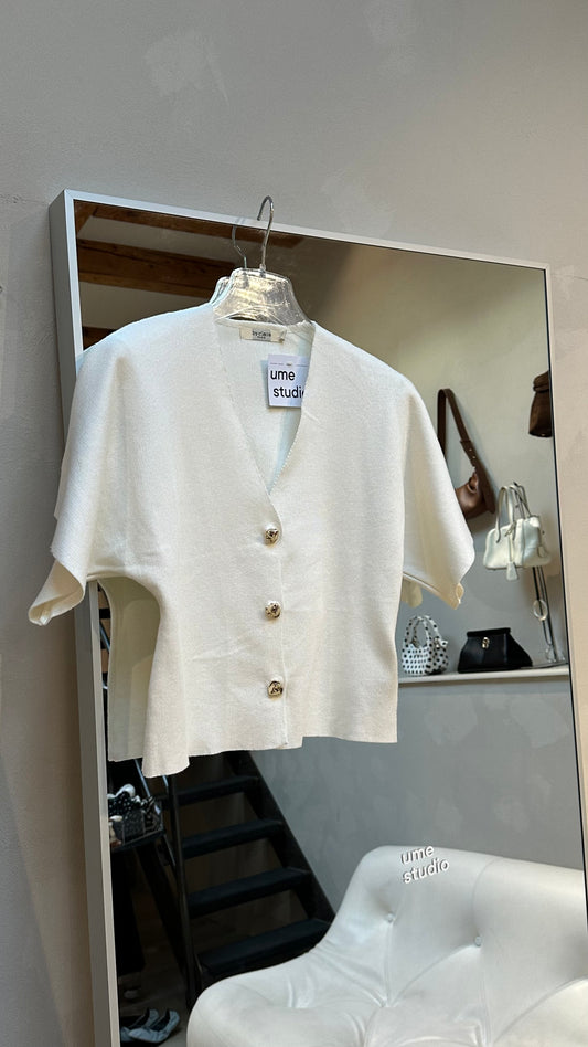 White vest - curated by ume - UME STUDIO