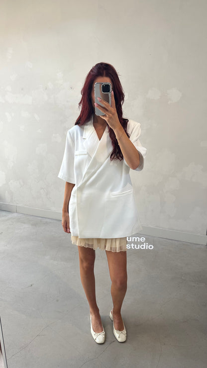 White oversize asymmetrical blazer - Curated by ume