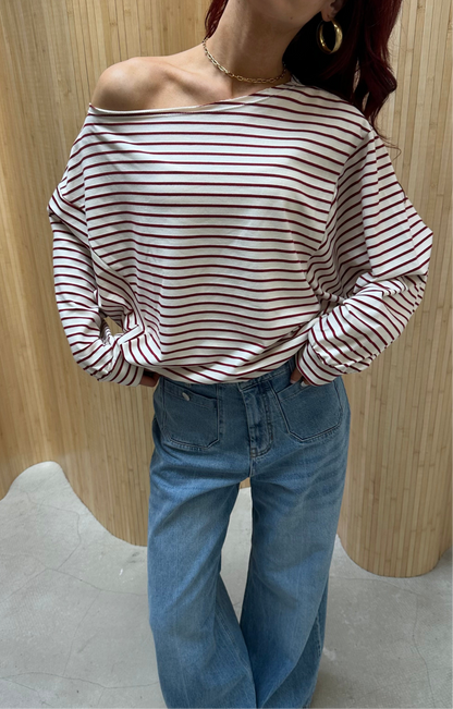 Striped sweater red - curated by UME