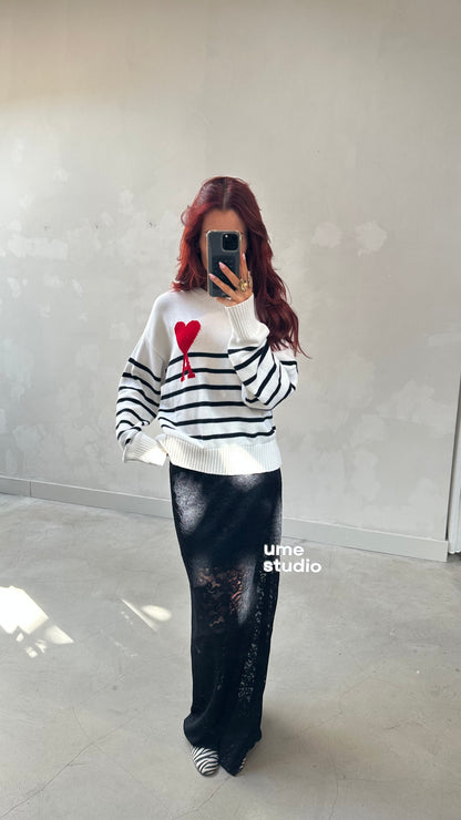 Black lace skirt - Curated by UME