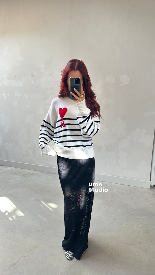 Black lace skirt - Curated by UME