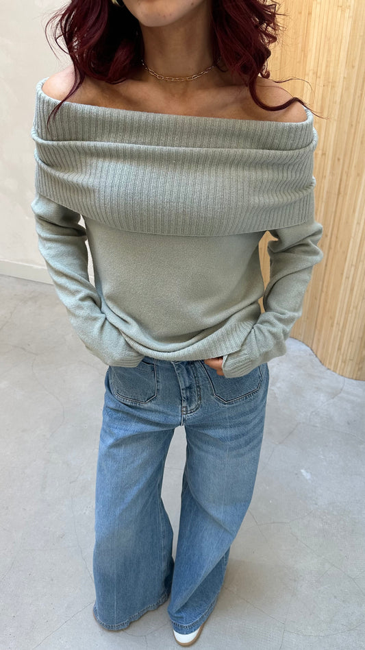 Off the shoulder sweater - Curated by UME