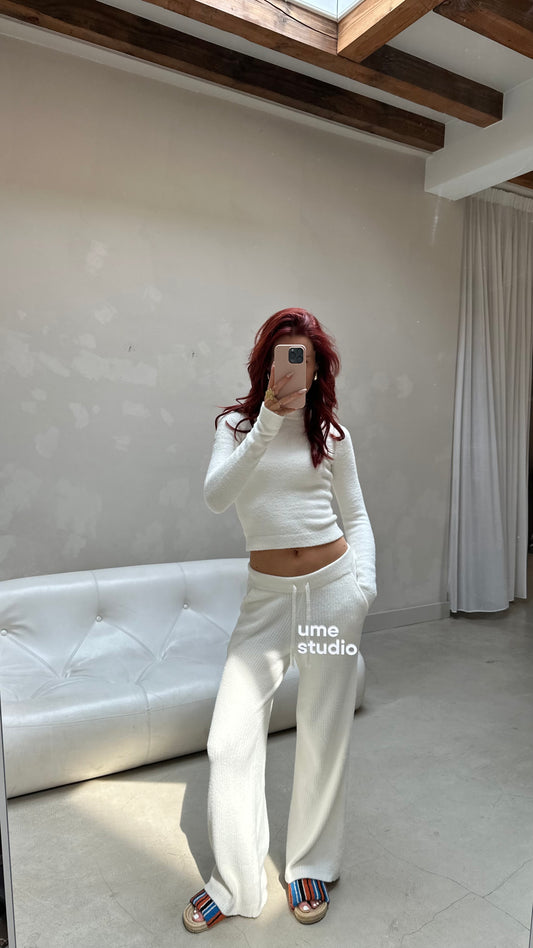 ALO White soft lounge - set