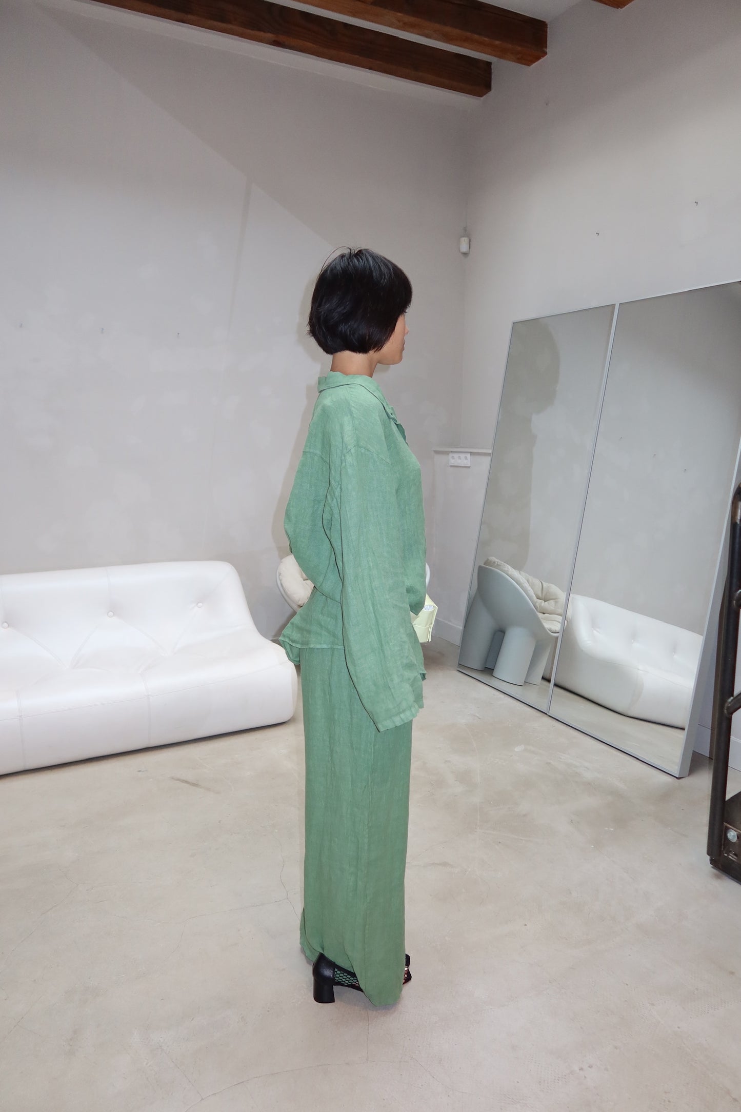 Green linen pants - Curated by UME