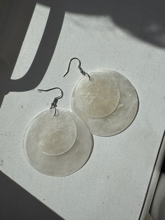 Shell earrings - Curated  by UME